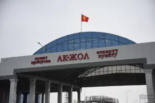 В МВД рассказали о новом порядке въезда иностранных автомобилей на территорию Кыргызстана