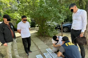 При получении взятки с поличным задержан начальник одного из МТУ Бишкека