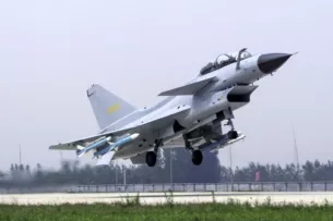 «Эквивалент F-16»: китайский истребитель J-10C стал звездой конфликта Пакистана и Индии, — СМИ