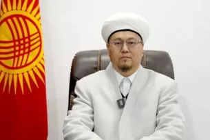 Муфтий Кыргызстана призвал мужчин к уважению и заботе о женщинах