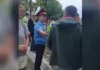 Конфликт на Айтматова: мэрия Бишкека сносит заборы, жители протестуют