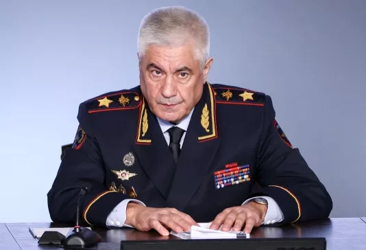 Глава МВД РФ призвал к высылке «бесполезных» мигрантов из России