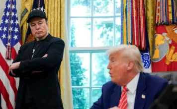 Маск искал в Трампе «образ отца» — глава аппарата Белого дома Сьюзан Уйалз