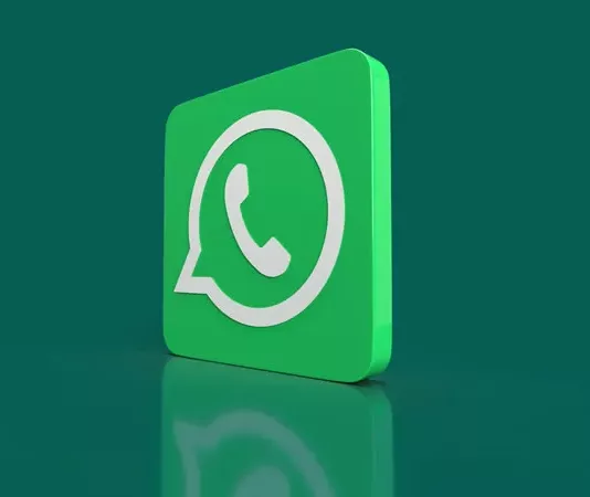 WhatsApp появятся ИИ-сводки, которые помогут «разгрести» море непрочитанных чатов