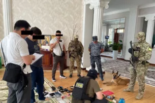ГКНБ задержал цыганского барона и его родственников по подозрению в финансировании ОПГ Кольбаева