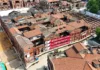 Сотни роботов переместили жилой квартал в Шанхае. Три исторических здания перенесли на время работ для создания подземного комплекса