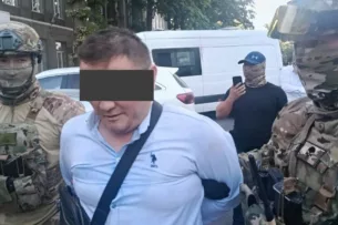 Оперативник ГУУР МВД КР задержан по подозрению в вымогательстве