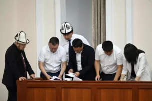 Парламент Кыргызстана утвердил состав Совета по делам правосудия
