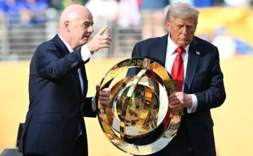 Дональд Трамп забрал себе кубок Клубного чемпионата мира, отдав «Челси» его копию