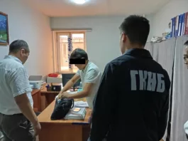 В Кара-Суйском районе задержали местных чиновников, причастных к незаконной продаже земельных участков