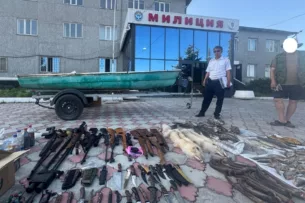 Милиция Балыкчы изъяла крупную партию оружия, браконьерские сети и браконьерский улов