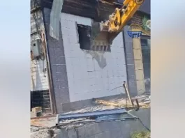 В Базар-Коргоне сносят объекты, построенные в водоохранной зоне