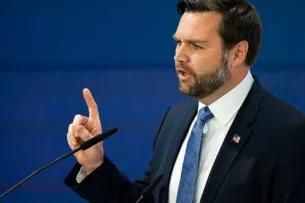 Вице-президент США Джей Ди Вэнс считает Румынию французской колонией?