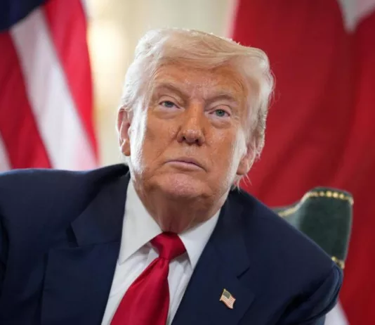 Трамп намерен встретиться с Путиным в ближайшее время. После будет трехсторонняя встреча с участием Зеленского