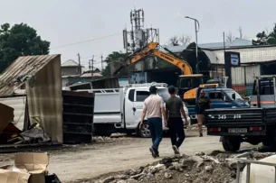В Араванском районе сносят постройки, вышедшие за красную линию