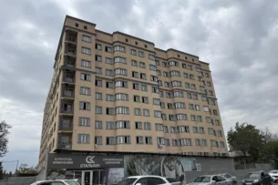 В Бишкеке незаконно приватизировали детсад завода им. Фрунзе. На его территории строят жилой комплекс