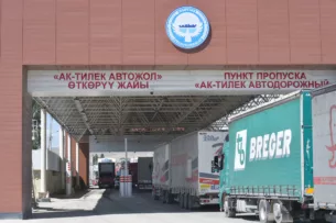 В Кыргызстан не пропустили из Казахстана 44 тонны моркови и свеклы