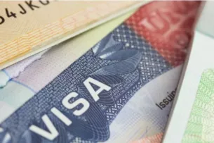 США ввели плату в $1 за участие в лотерее Green Card