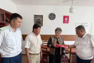 После прокурорского реагирования в Джети-Огузском районе сироте выдали земельный участок