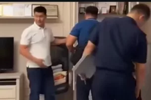 МВД Кыргызстана прокомментировало видео об обысках у экс-депутата Атазова