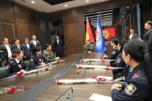 Камчыбек Ташиев поздравил сотрудников милиции с профессиональным праздником Камчыбек Ташиев поздравил сотрудников милиции с профессиональным праздником