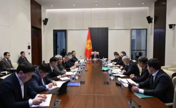 Адылбек Касымалиев провел совещание по вопросам обеспечения внутреннего рынка нефтепродуктами