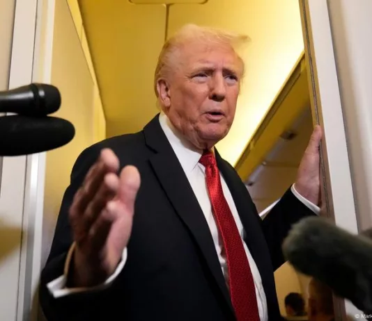 Трамп поддержал законопроект о 500% пошлинах на импорт из стран, покупающих российскую нефть