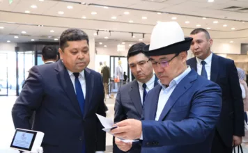 Садыр Жапаров ознакомился с ходом подготовки к досрочным парламентским выборам