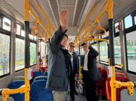 Президент АБР посетил ДЕПО-2 и ознакомился с электробусами Бишкека