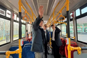 Президент АБР посетил ДЕПО-2 и ознакомился с электробусами Бишкека Президент АБР посетил ДЕПО-2 и ознакомился с электробусами Бишкека