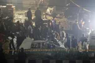 В оживленной части Нью-Дели вечером в понедельник взорвалась машина. Есть погибшие и раненые.