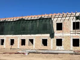 Выявлены нарушения при модернизации роддома в Таласе