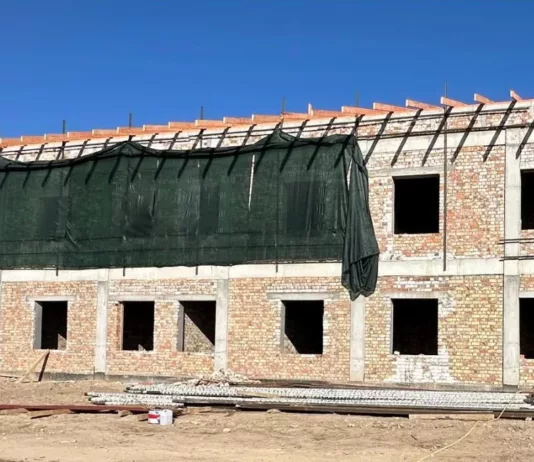 Выявлены нарушения при модернизации роддома в Таласе