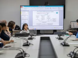Налоговики Кыргызстана обучают швейников и текстильщиков работе с электронными налоговыми услугами