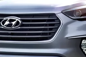 Владельцы Hyundai Santa Fe подали коллективный иск из-за «взрывающегося» двигателя: в центре скандала — 3,3-литровый V6 Владельцы Hyundai Santa Fe подали коллективный иск из-за «взрывающегося» двигателя: в центре скандала — 3,3-литровый V6