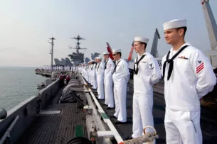 Свастика останется под запретом в ВМС США