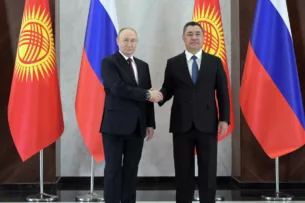 Садыр Жапаров: Россия остается одним из крупнейших торгово-экономических партнеров Кыргызстана Садыр Жапаров: Россия остается одним из крупнейших торгово-экономических партнеров Кыргызстана