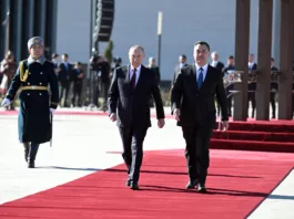 Состоялась церемония официальной встречи президентов Кыргызстан и России