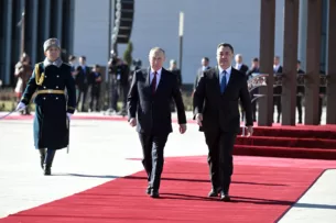 Состоялась церемония официальной встречи президентов Кыргызстан и России