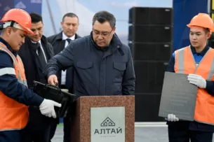 Садыр Жапаров дал старт проекту строительства городка «Алтай» в Бишкеке