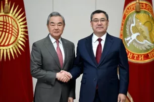 Садыр Жапаров принял министра иностранных дел Китая Садыр Жапаров принял министра иностранных дел Китая