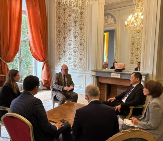 В Париже состоялся первый кыргызско-французский форум по инвестициям и сотрудничеству в сфере здравоохранения