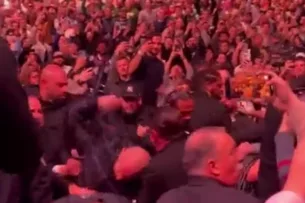 Мэр Нью-Йорка обещает наказать команду Ислама Махачева за потасовку на UFC 322 Мэр Нью-Йорка обещает наказать команду Ислама Махачева за потасовку на UFC 322