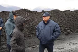 Глава Минэнерго: Для обеспечения населения доступным  углём водители должны работать посменно днём и ночью