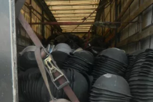 Российские таможенники пресекли ввоз почти 3 тыс. чугунных казанов из Кыргызстана