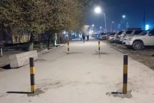 В Бишкеке установлены ограничители для защиты тротуара и безопасности пешеходов В Бишкеке установлены ограничители для защиты тротуара и безопасности пешеходов