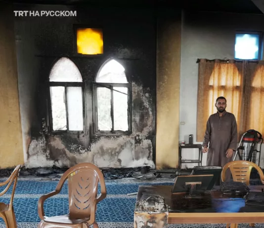 Израильские поселенцы осквернили и подожгли мечеть на Западном берегу