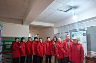 Социальные работники Бишкека получили новую спецодежду