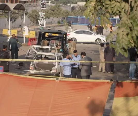 В результате теракта в Исламабаде погибли 12 человек, заявил министр внутренних дел Пакистана