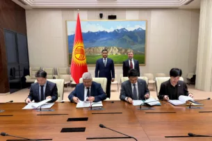 Минэнерго Кыргызстана подписало меморандум о развитии систем накопления энергии с тремя международными компаниями